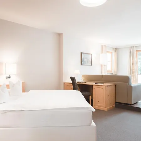 Tiefenbrunn Gardensuites & Breakfast 4* Lana